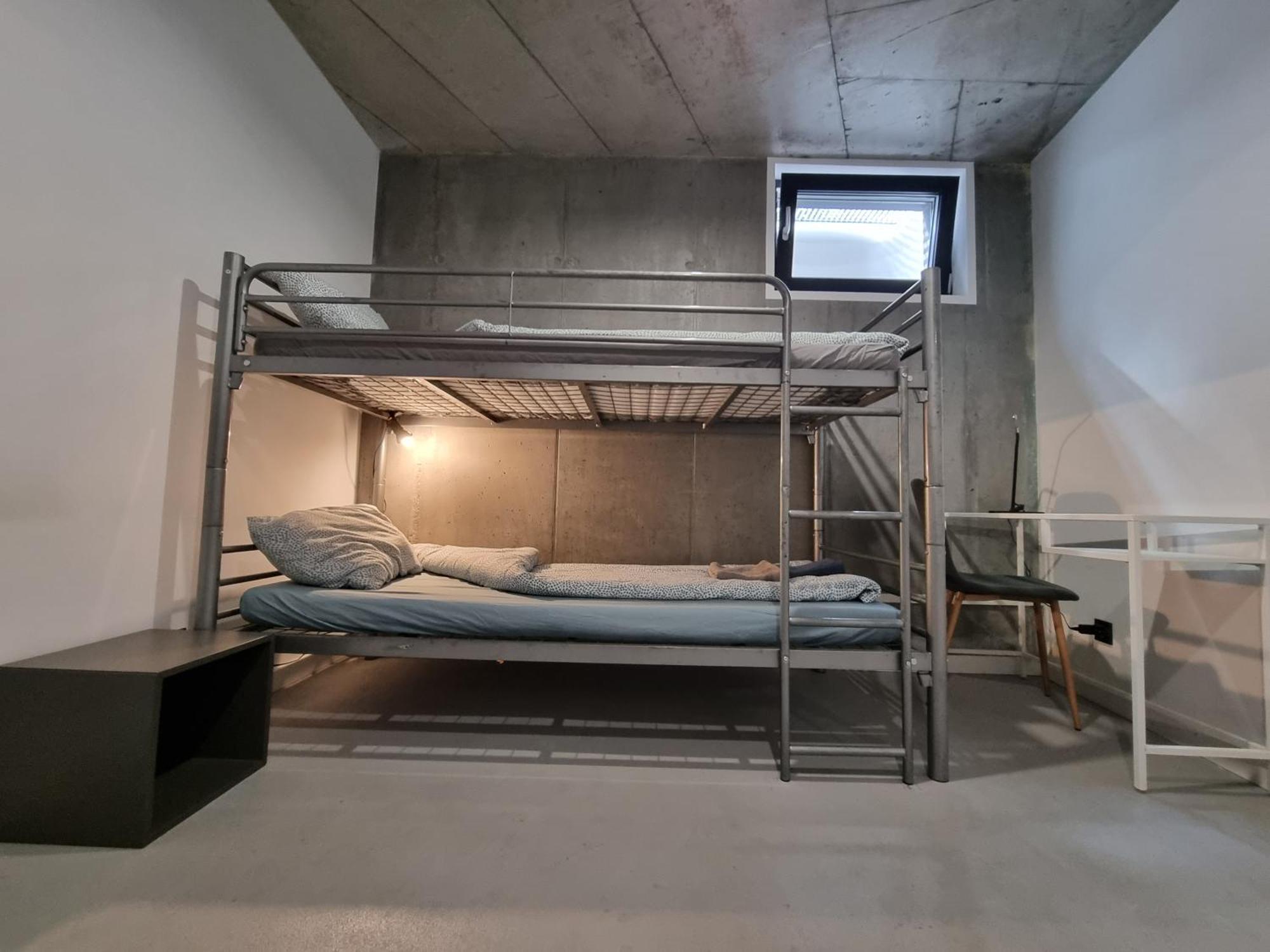 Industrialna Piwnica Hostel Gdansk Oda fotoğraf